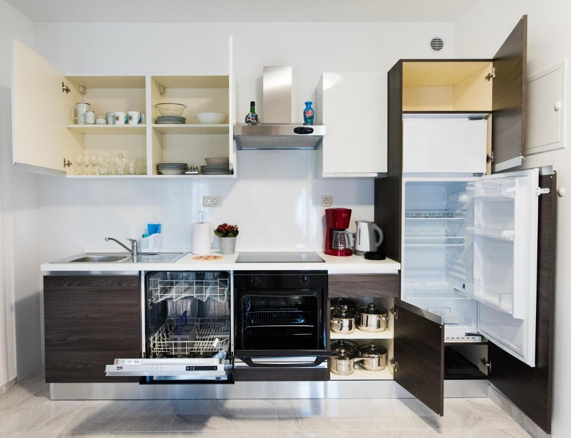 Apartments Care Donji Okrug  Bagian luar foto