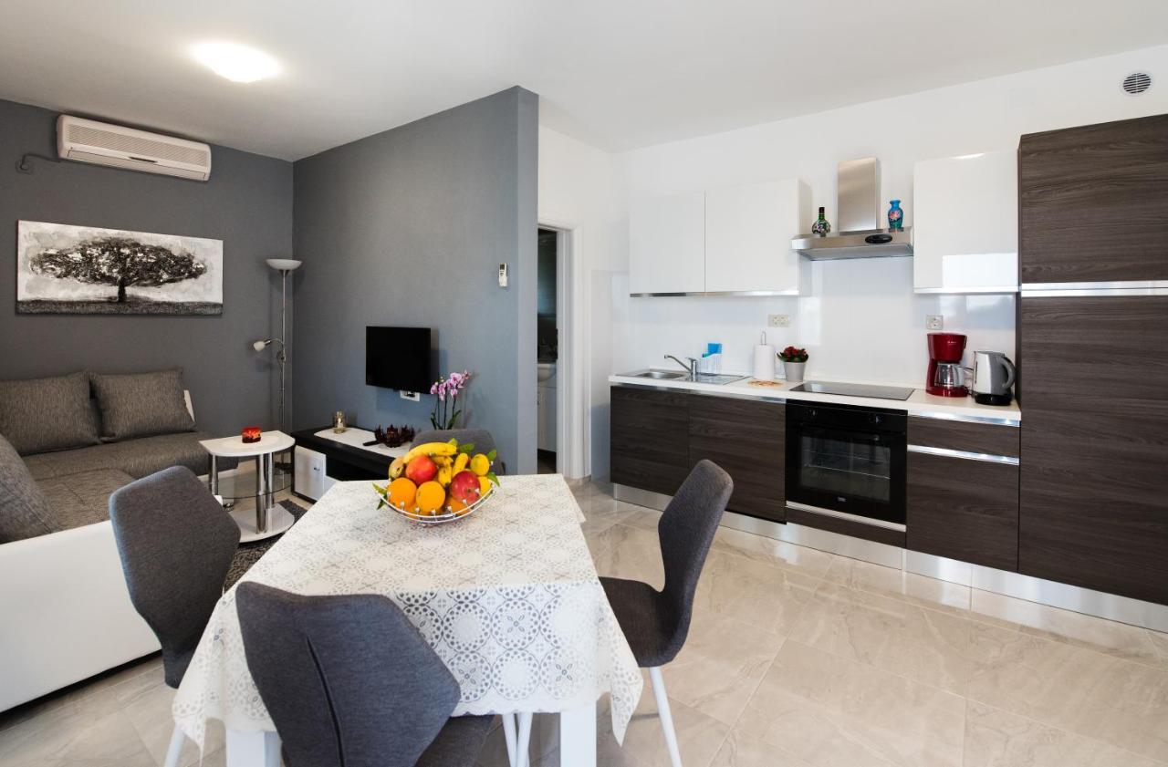 Apartments Care Donji Okrug  Bagian luar foto